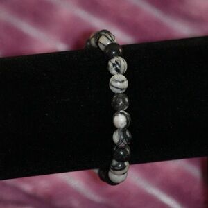 Elegant Black and White Beaded Stretch Bracelet #112